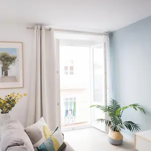 https://nueva-almudena-c4r-apartment.hotelsincadiz.net